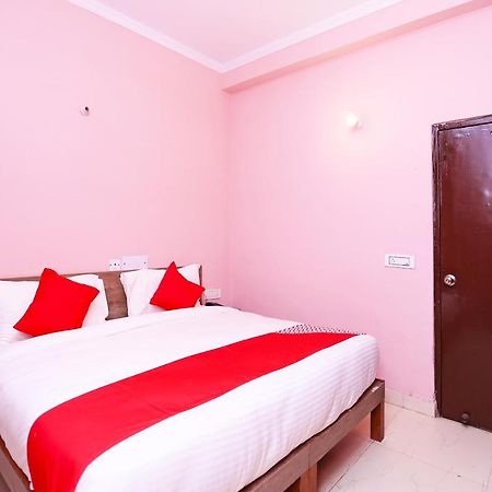 Hotel Oyo Flagship 14774 Sector 14 Gurgaon Extérieur photo
