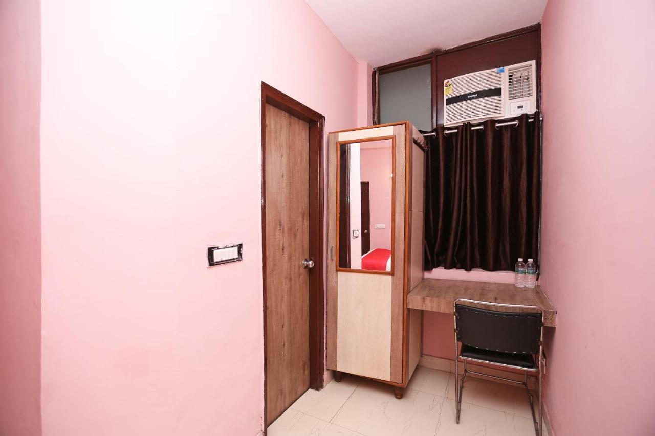 Hotel Oyo Flagship 14774 Sector 14 Gurgaon Extérieur photo