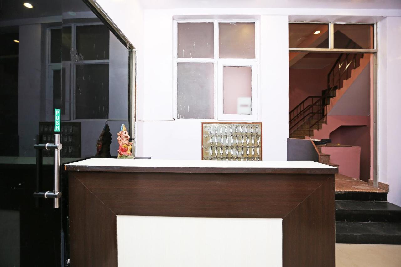 Hotel Oyo Flagship 14774 Sector 14 Gurgaon Extérieur photo