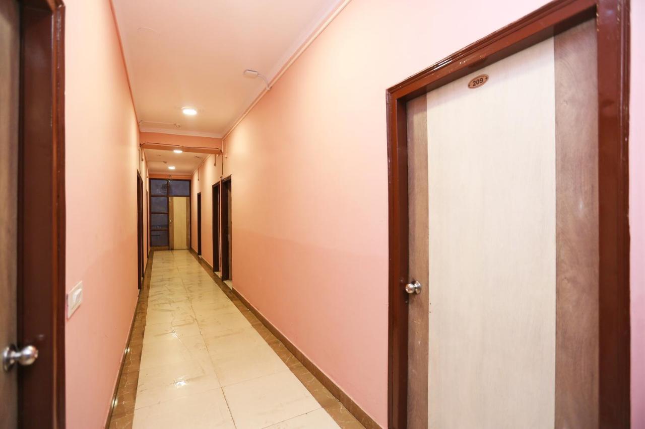 Hotel Oyo Flagship 14774 Sector 14 Gurgaon Extérieur photo