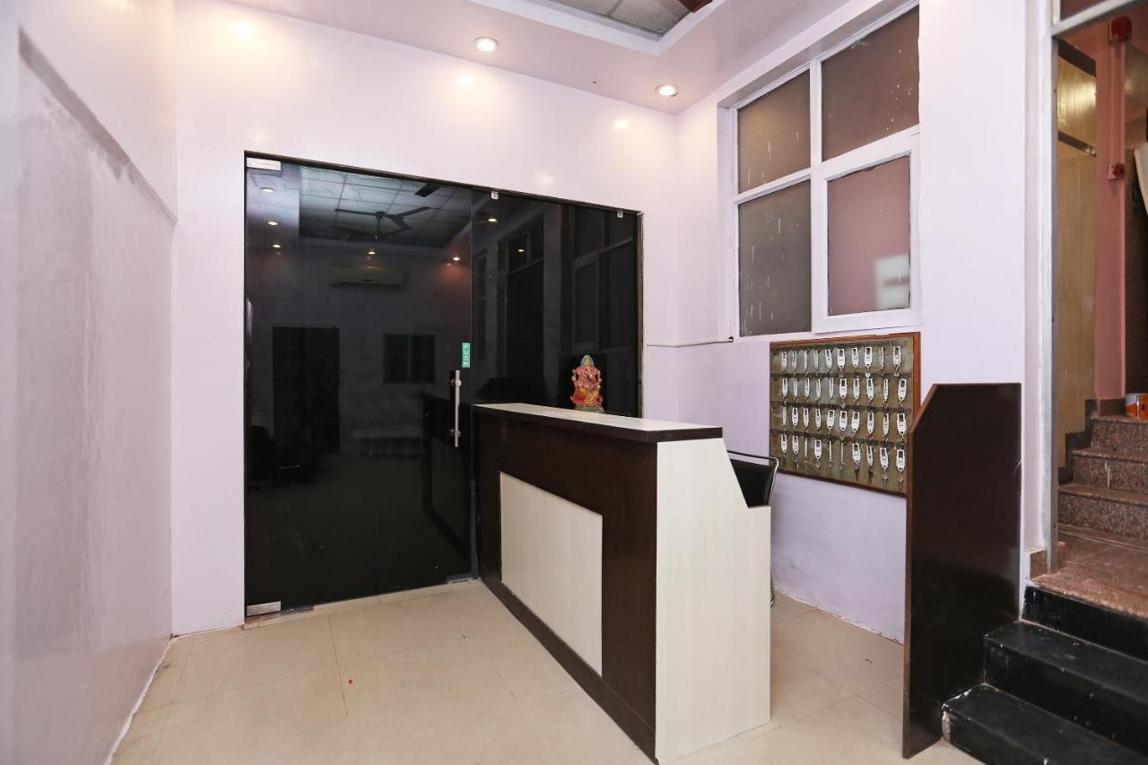 Hotel Oyo Flagship 14774 Sector 14 Gurgaon Extérieur photo