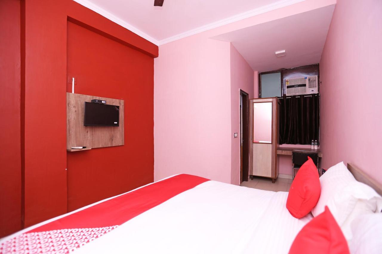 Hotel Oyo Flagship 14774 Sector 14 Gurgaon Extérieur photo