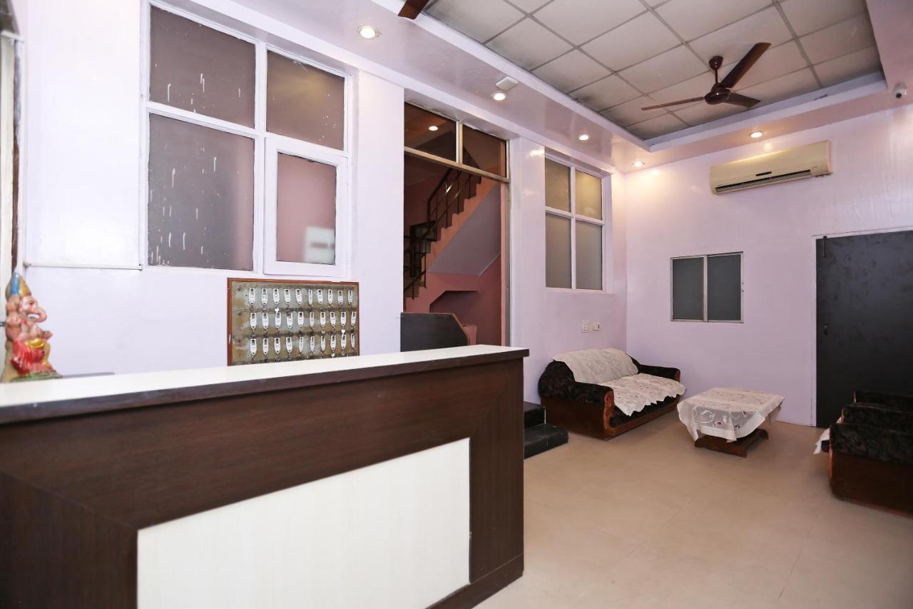 Hotel Oyo Flagship 14774 Sector 14 Gurgaon Extérieur photo