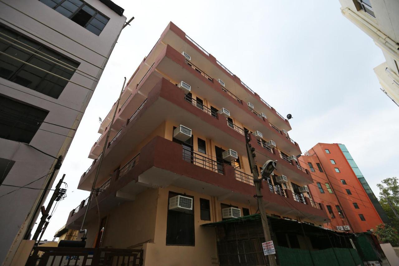 Hotel Oyo Flagship 14774 Sector 14 Gurgaon Extérieur photo